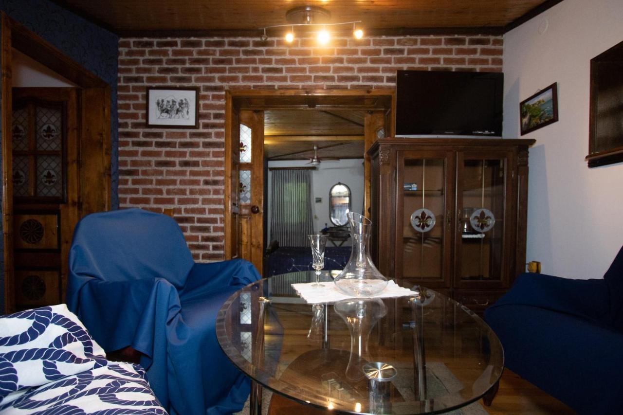 Старата Баkалия The Old Grocery, Guest Rooms Baltsjik Eksteriør bilde