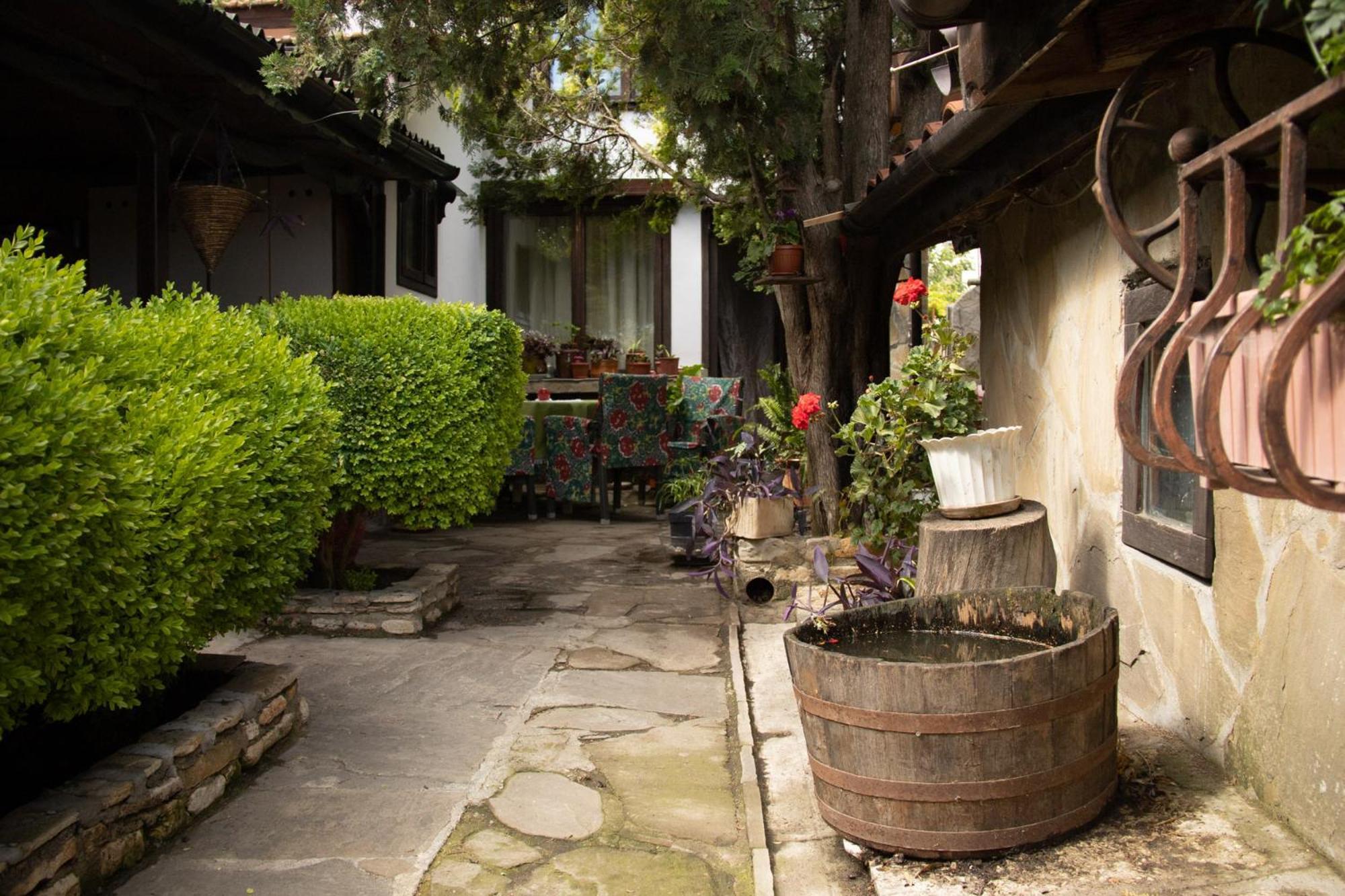 Старата Баkалия The Old Grocery, Guest Rooms Baltsjik Eksteriør bilde